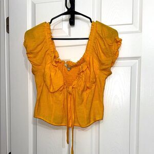 Love tree women’s size large NWOT Yellow Ruffled SMOCKED Top